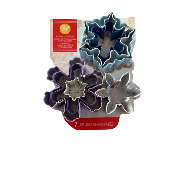 Wilton Snowflake Cookie Cutter Set 7 Piece Holiday Baking - Picture 1 of 6